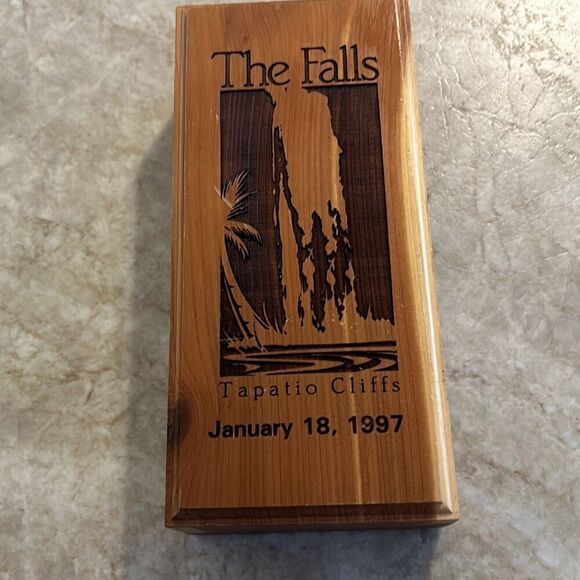 Vintage Cedar Box - Picture 1 of 5